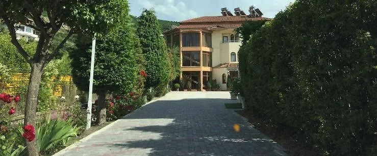 ****  Rritja E Koranit Hotel Tushemisht Albania