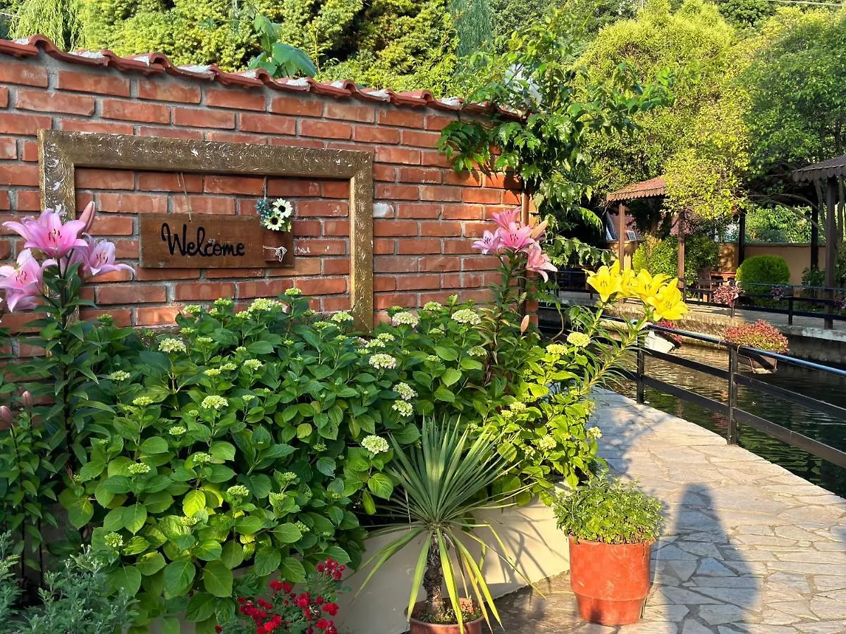 Rritja E Koranit Hotel Tushemisht