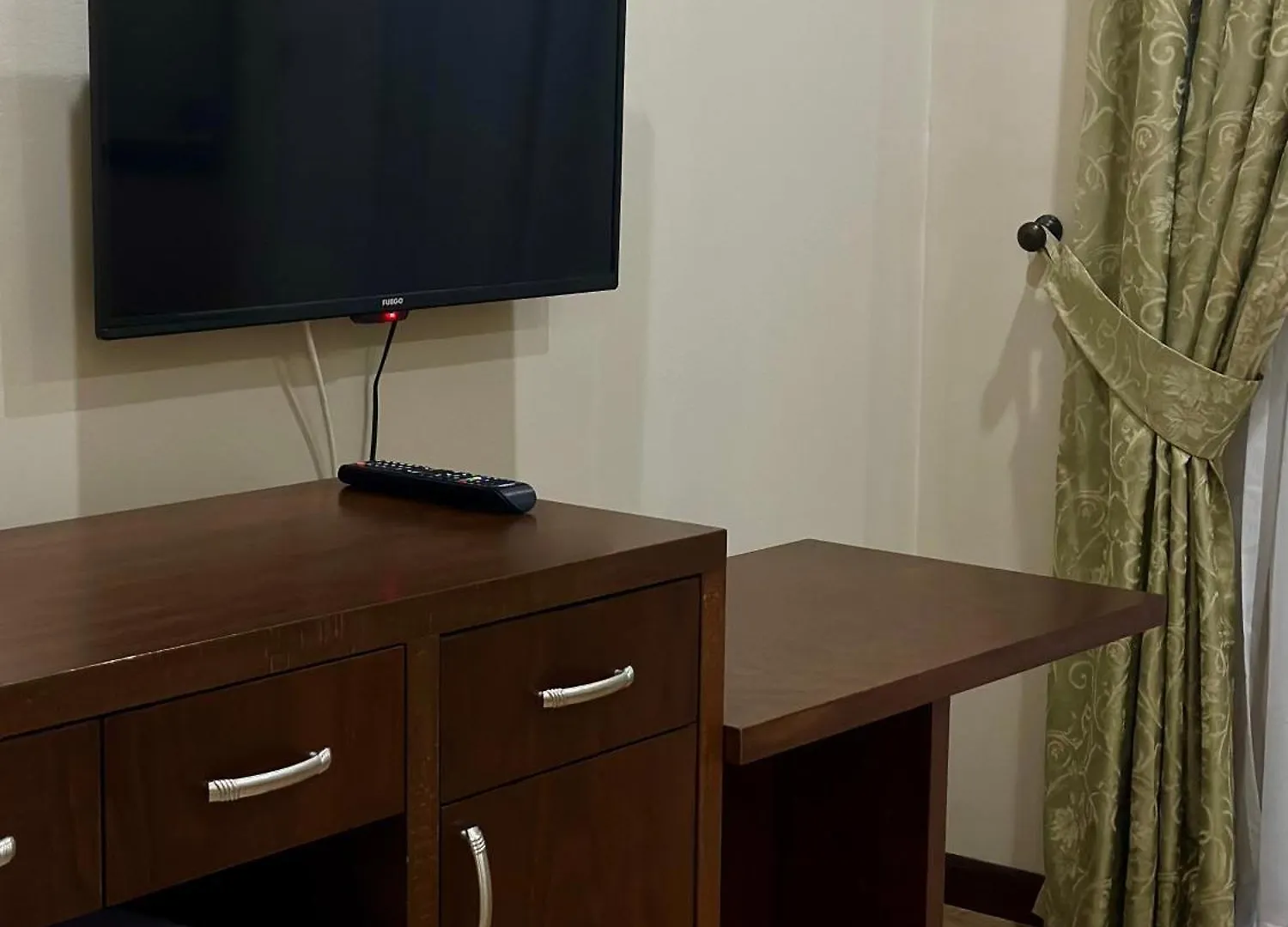 Rritja E Koranit Hotel Tushemisht