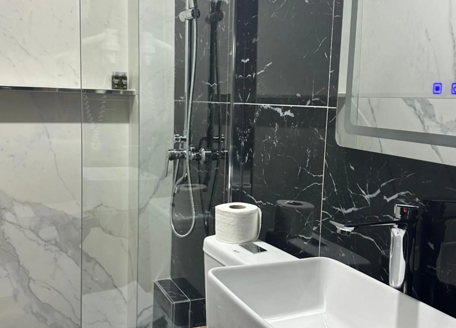 ****  Rritja E Koranit Hotel Tushemisht Albania