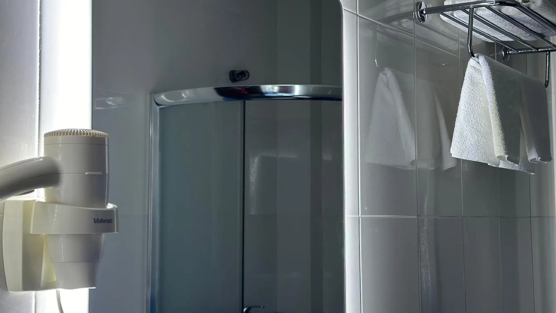 Rritja E Koranit Hotel Tushemisht