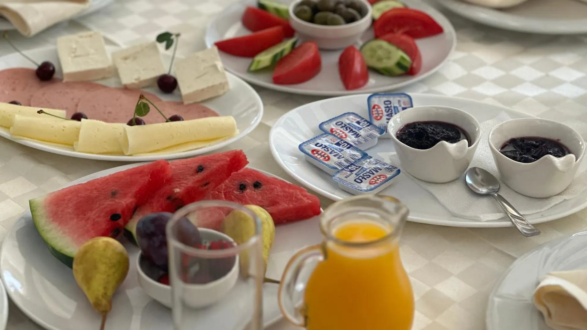 Rritja E Koranit Hotel Tushemisht